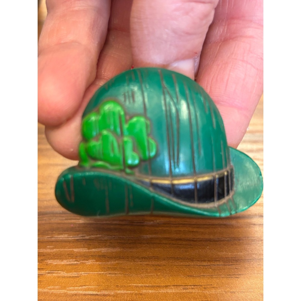 Vintage Hallmark St Patricks Day Green Derby Hat Shamrock Brooch Pin Plastic